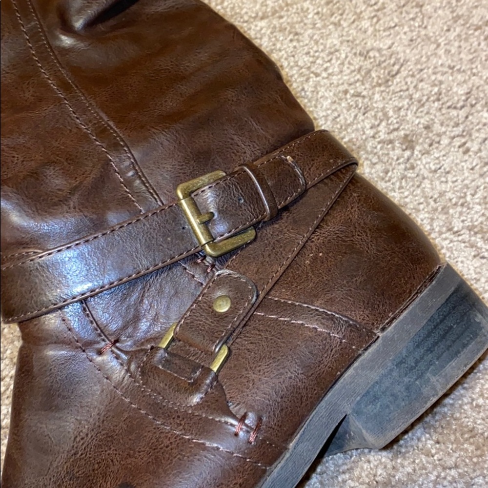 Brown boots - Picture 3 of 3